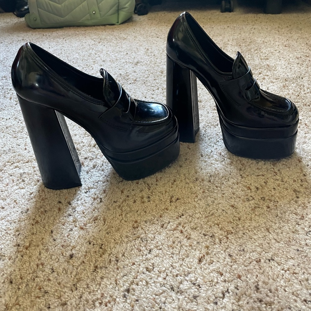 Sexy lil platform Mary Jane heel shoes